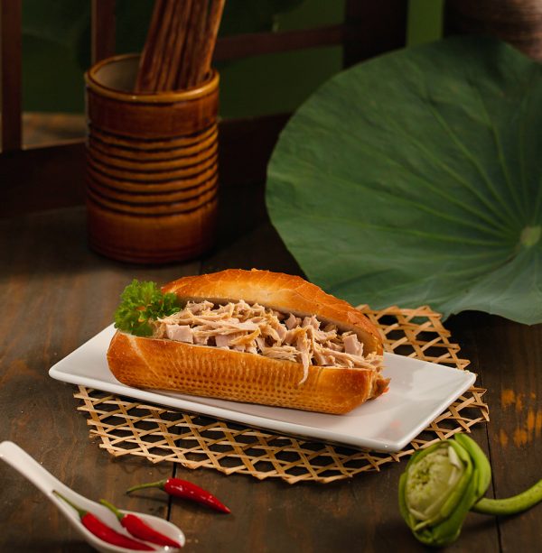 GRILLED CHICKEN BANH MI